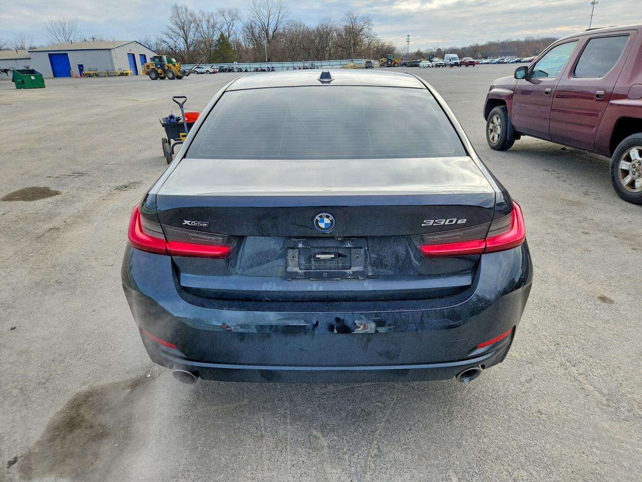 VIN 3MW39FS0XP8C91686 2023 BMW 330XE