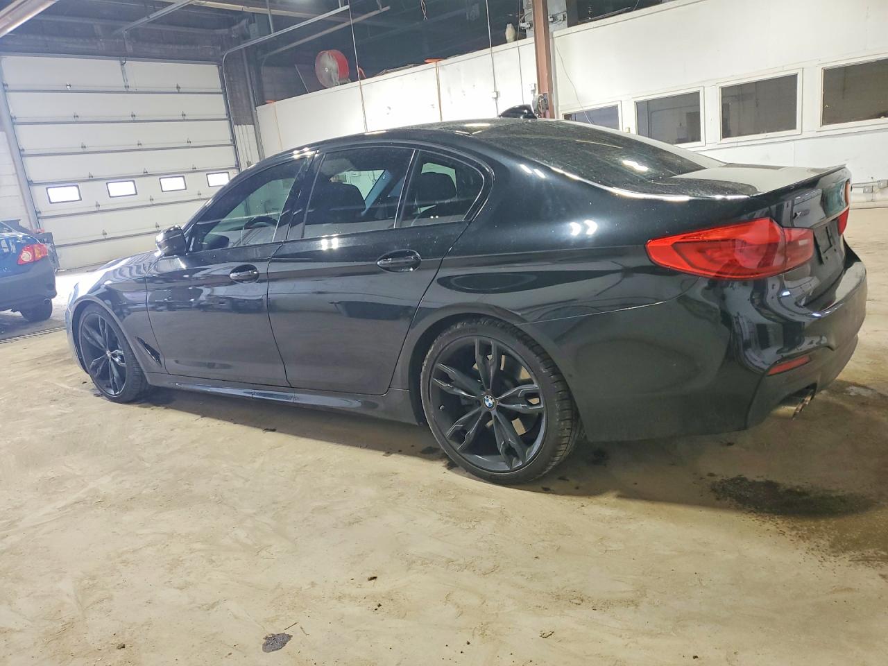 VIN WBAJB9C50JB036722 2018 BMW MOTORRAD M550XI