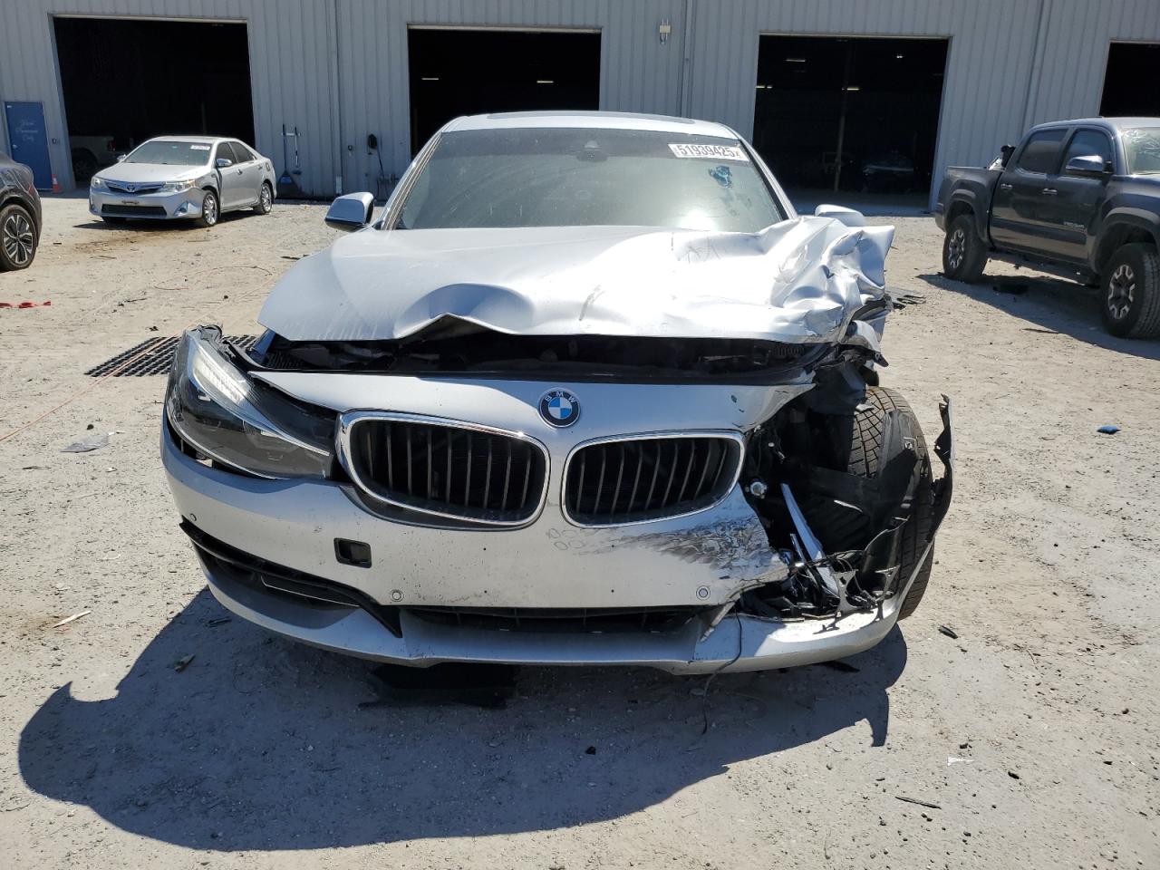 VIN WBA8Z9C54KB220699 2019 BMW 330XI GT
