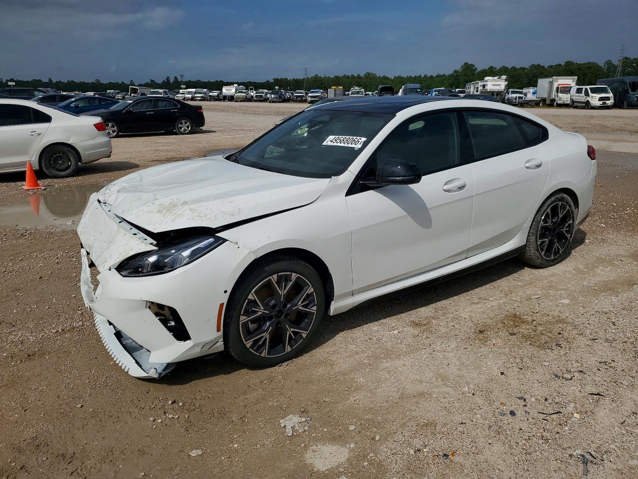BMW 228 2026