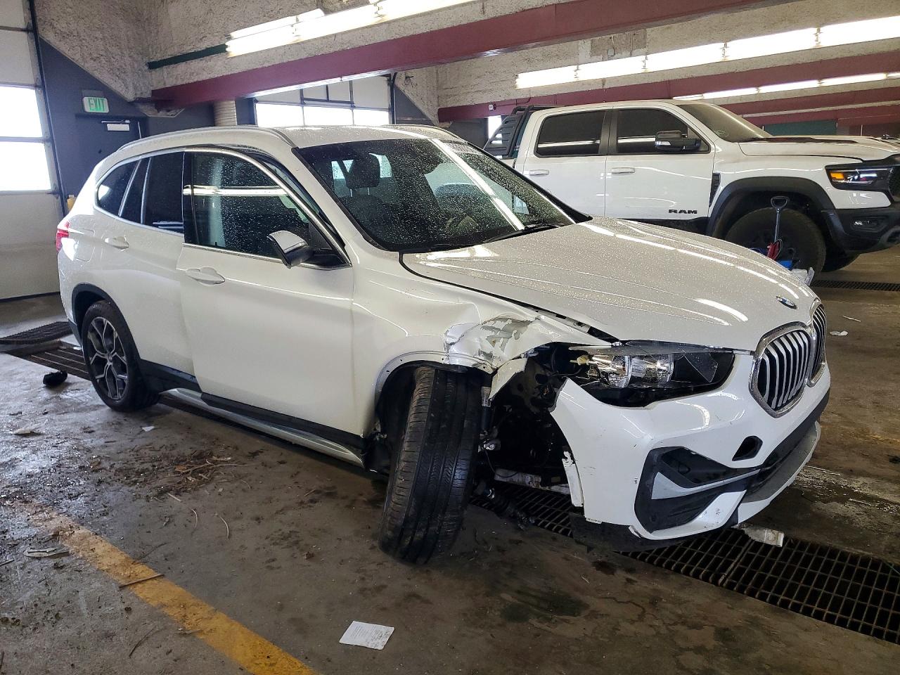 VIN WBXJG9C01M3M76507 2021 BMW X1