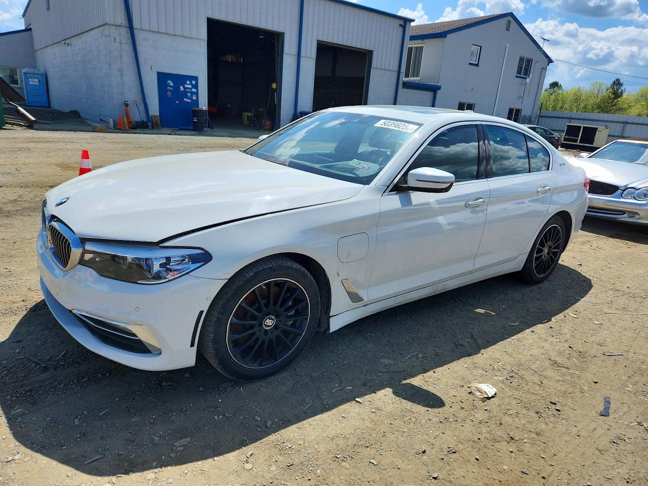 VIN WBAJB1C53JB084961 2018 BMW 530XE