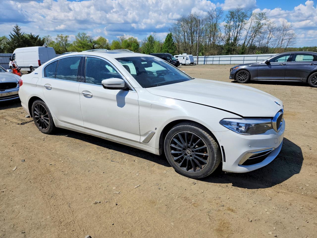 VIN WBAJB1C53JB084961 2018 BMW 530XE