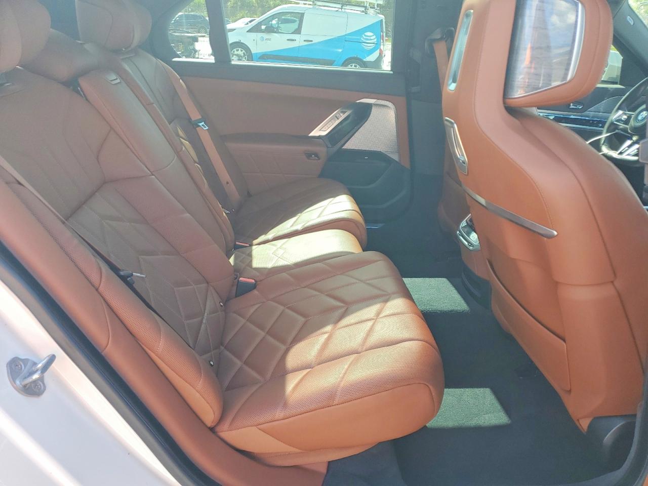 VIN WBY43EJ06RCS00007 2024 BMW I7