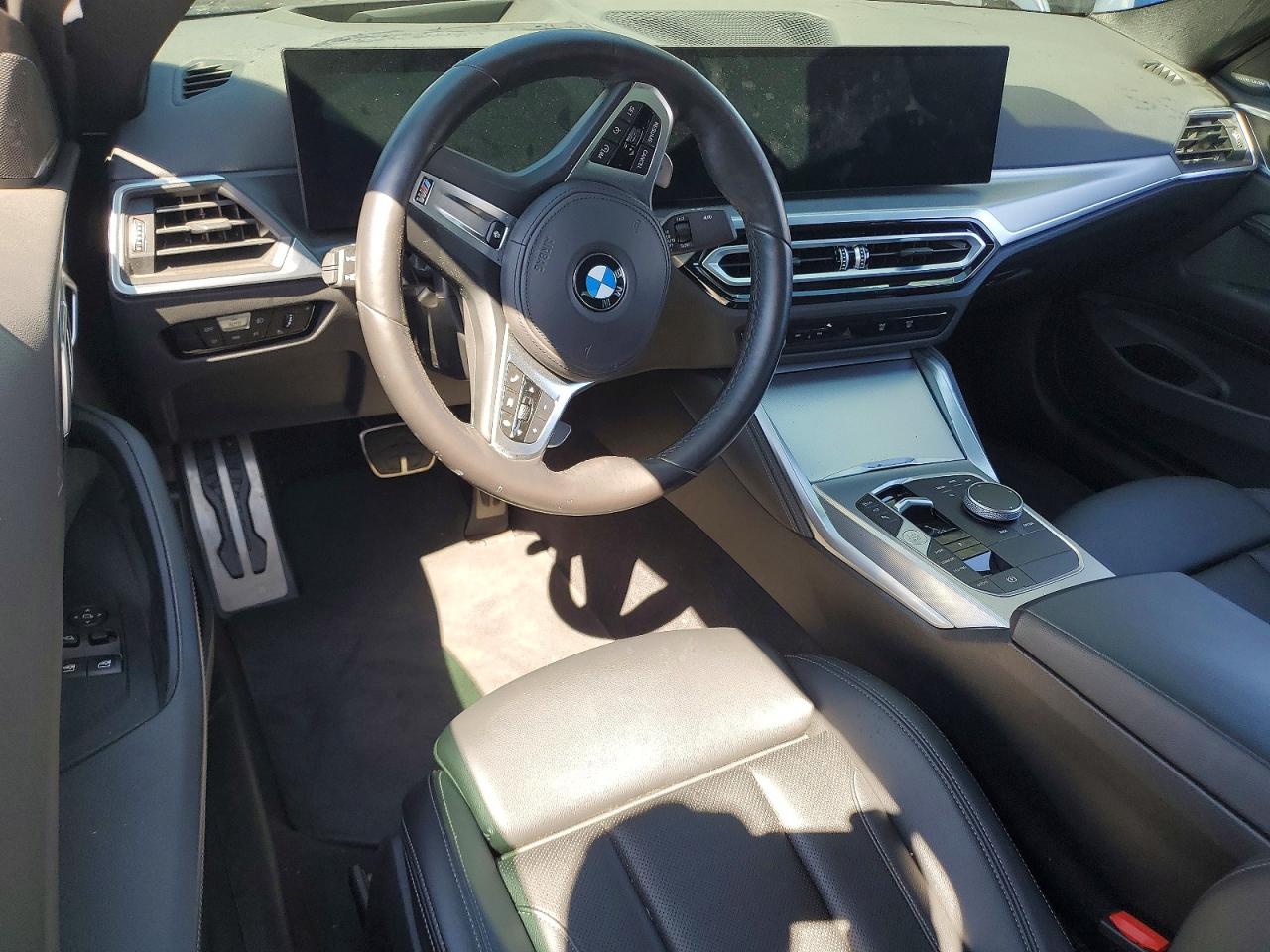 VIN WBA83AP04RCR77169 2024 BMW M440I