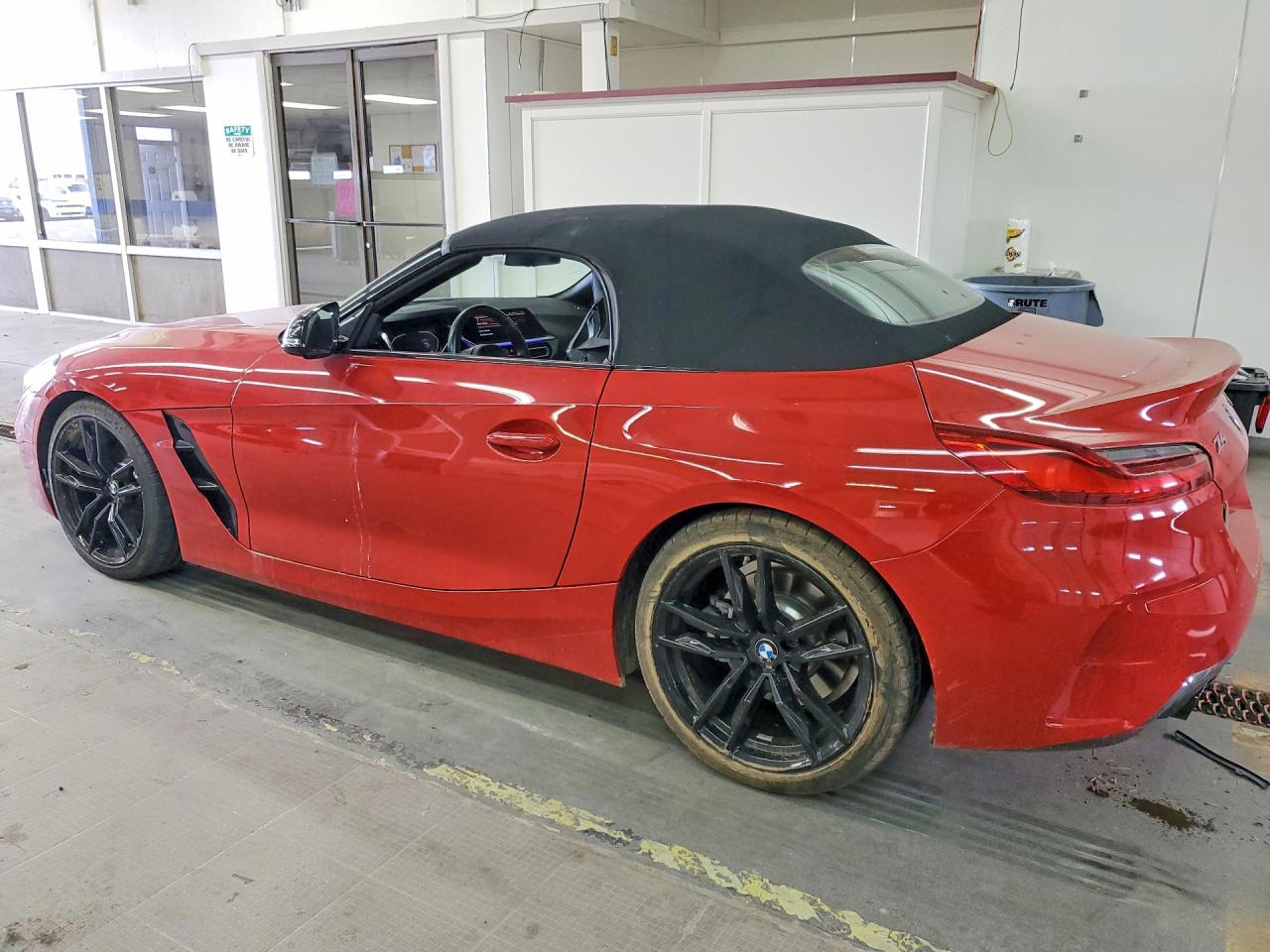 VIN WBAHF3C01MWX36122 2021 BMW Z4