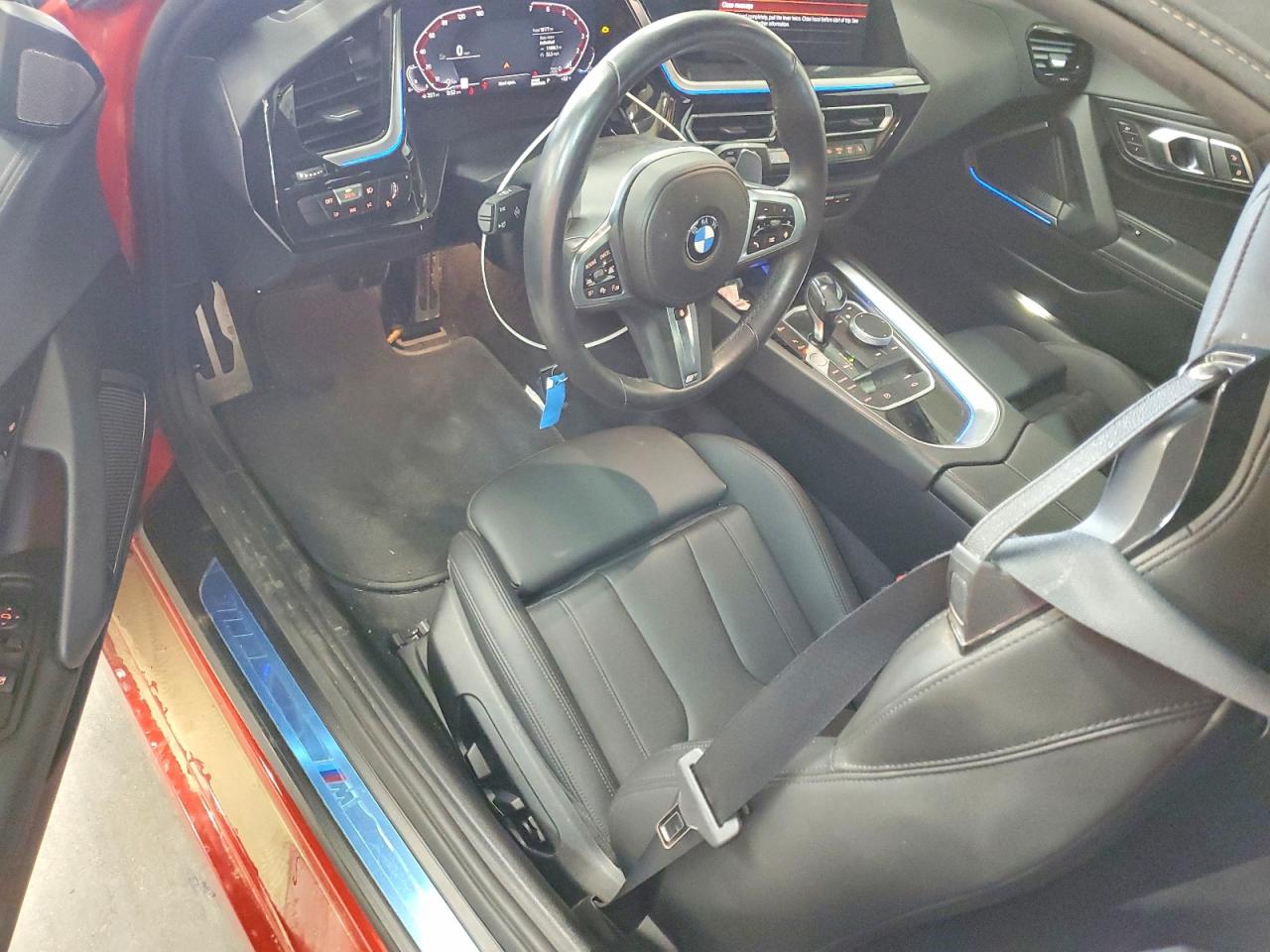 VIN WBAHF3C01MWX36122 2021 BMW Z4