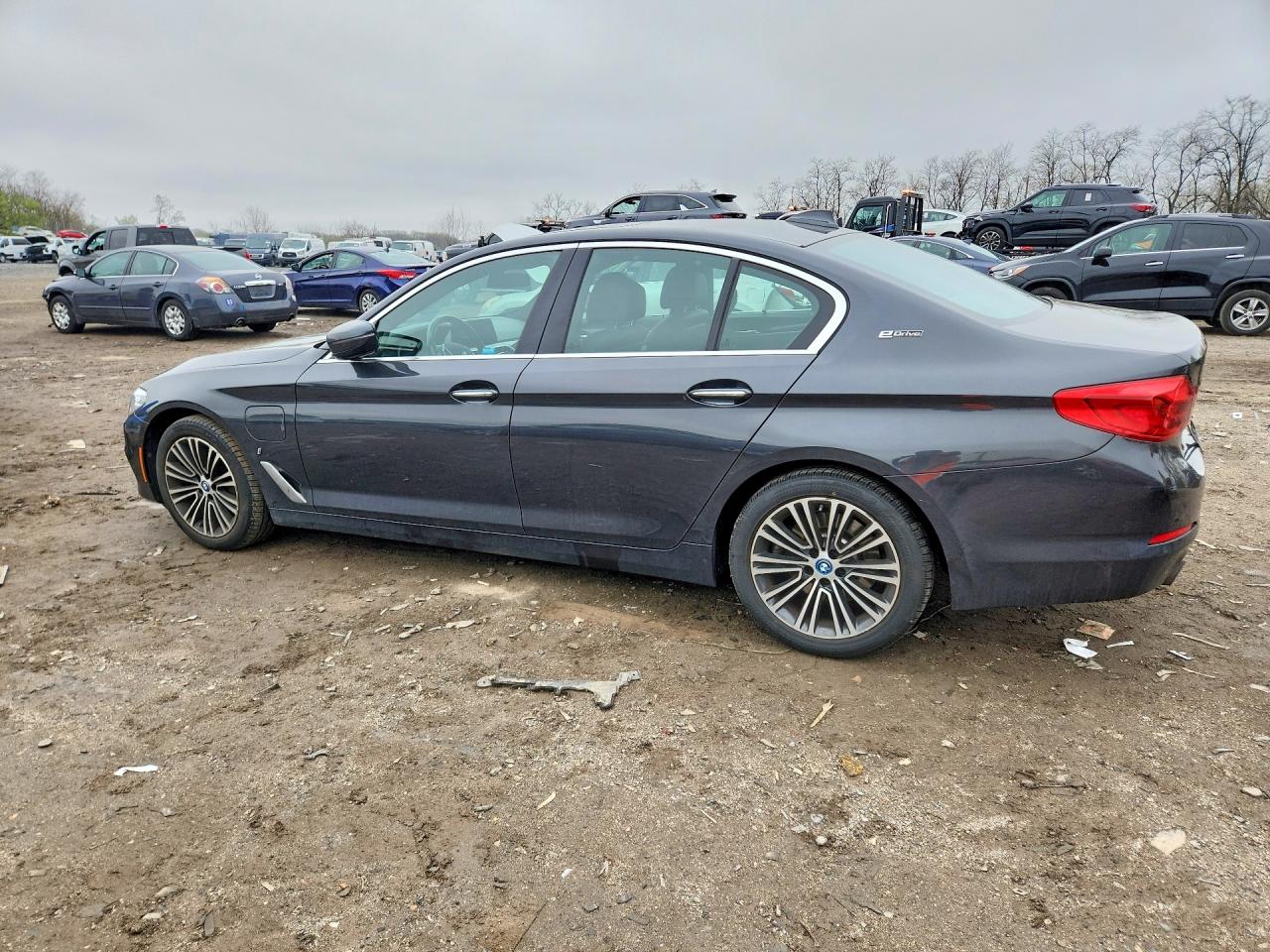 VIN WBAJB1C58JB084065 2018 BMW 530XE