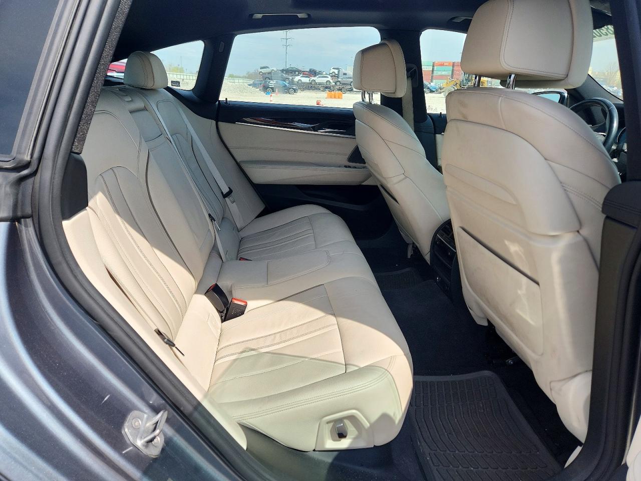 VIN WBAJV6C52JBJ99166 2018 BMW 640