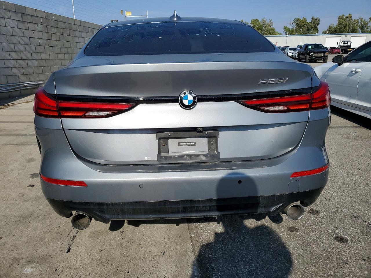 VIN WBA53AK05N7K41189 2022 BMW 228I