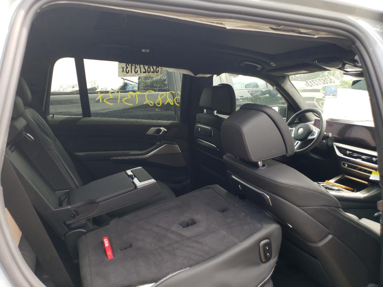 VIN 5UX33EM04P9P19011 2023 BMW X7 M60I
