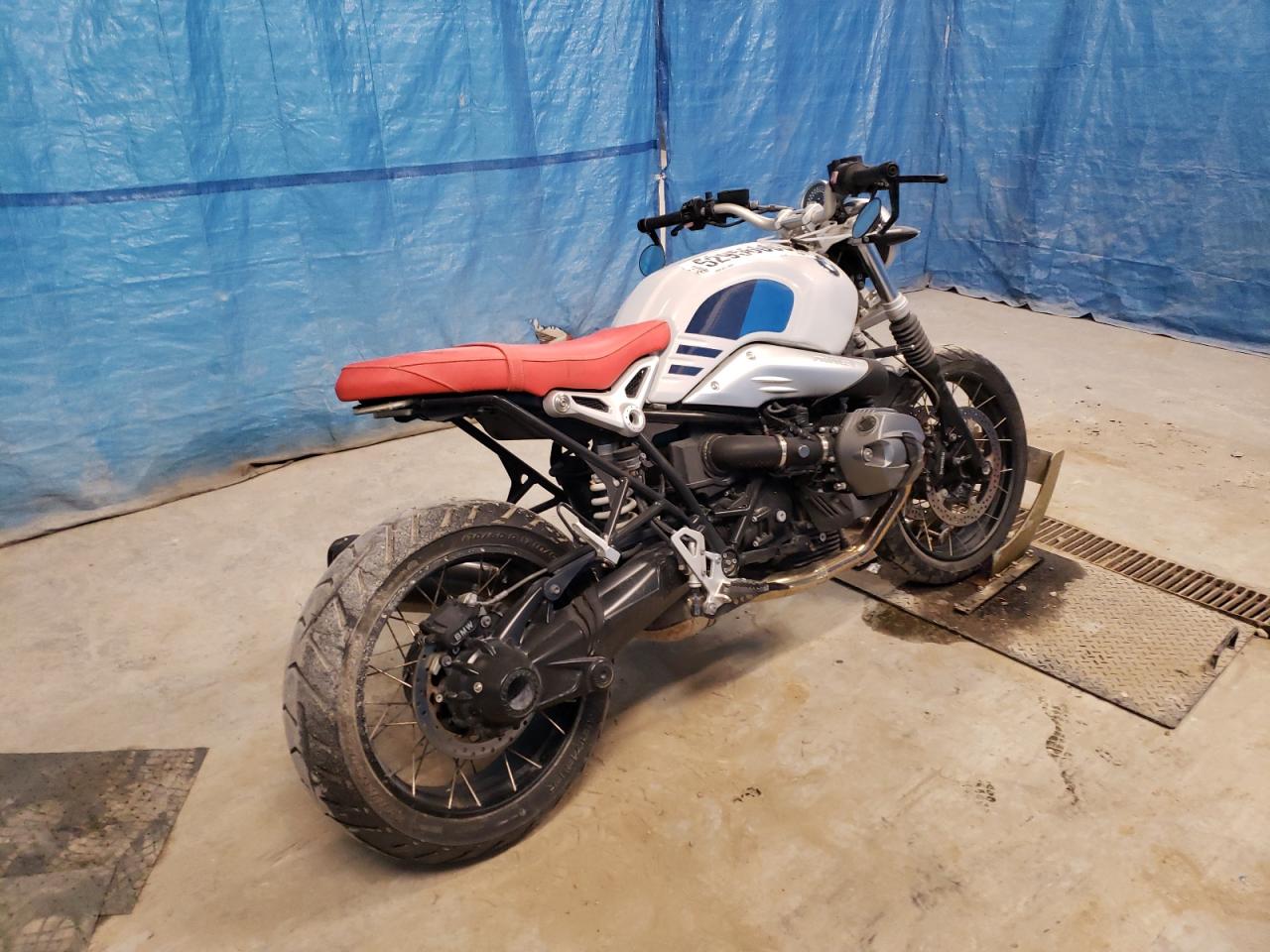 VIN WB10J430XJZ796606 2018 BMW R NINE T U