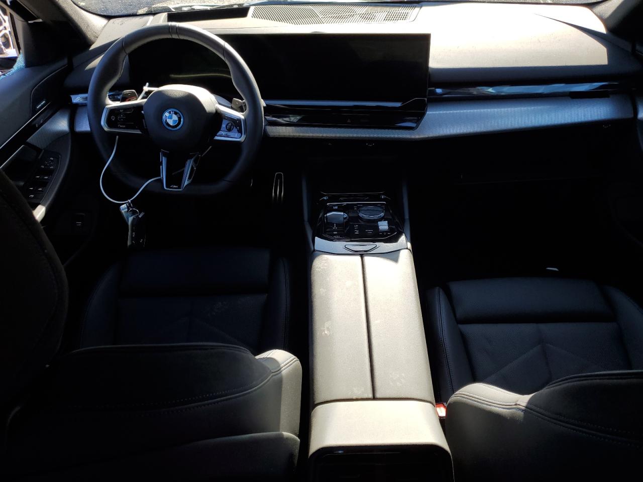 VIN WBA13FK06SCT74610 2025 BMW 550 XE