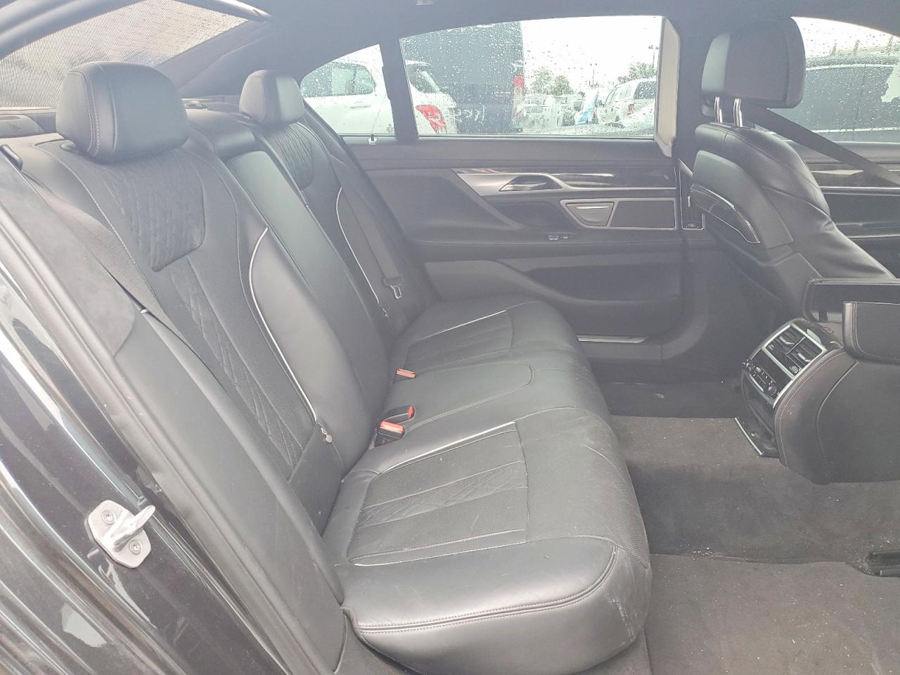 VIN WBA7F2C58HG421917 2017 BMW 750