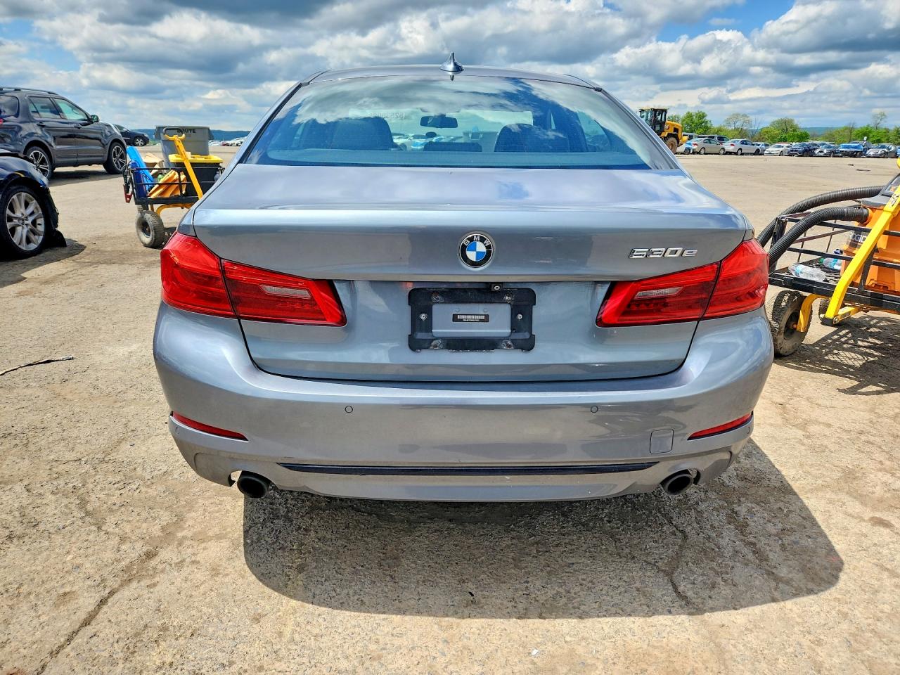 VIN WBAJB1C56KB376525 2019 BMW 530XE