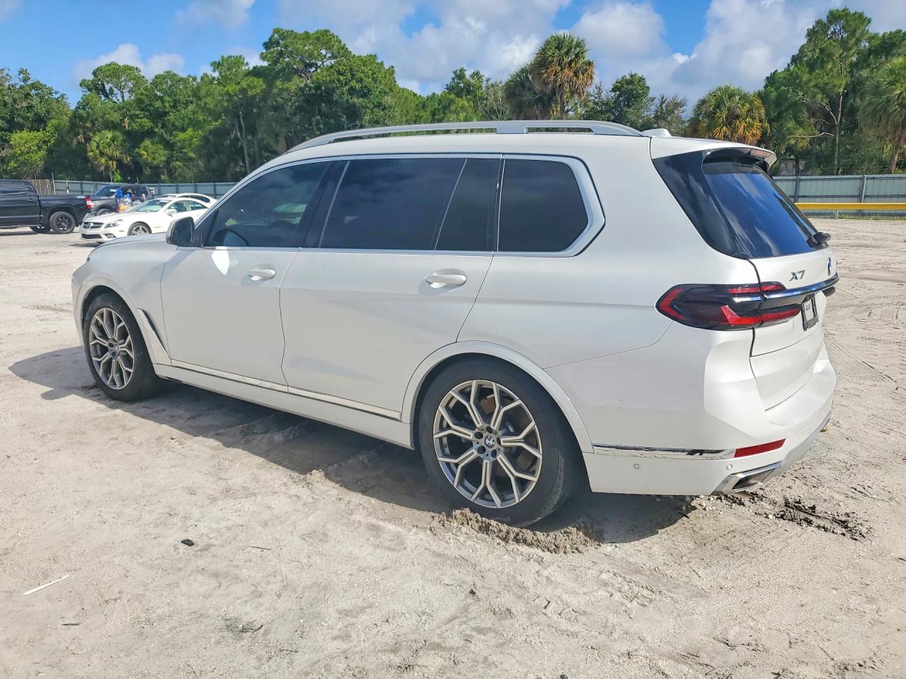 VIN 5UX23EM0XP9N84662 2023 BMW X7