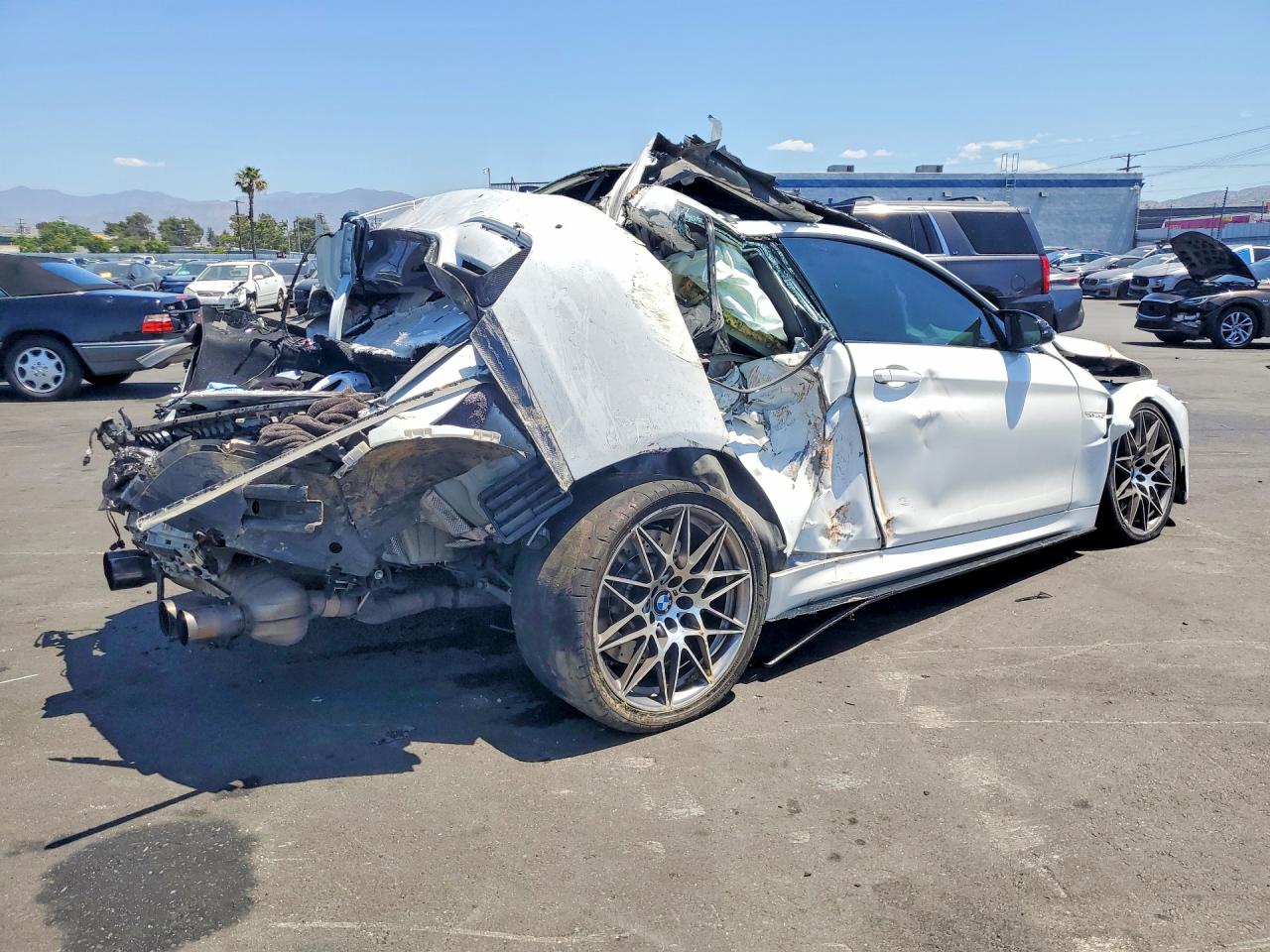 VIN WBS3R9C31HA014095 2017 BMW M4