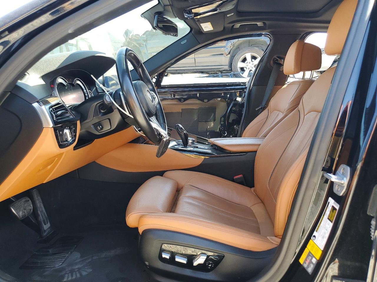 VIN WBAJA9C50JB251987 2018 BMW 530E