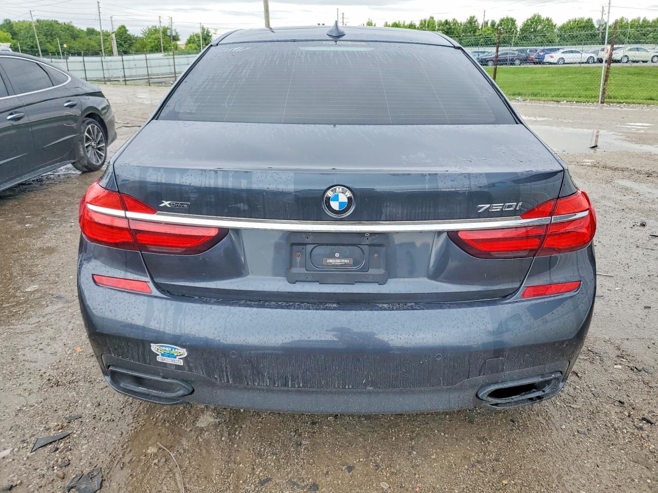 VIN WBA7F2C58HG421917 2017 BMW 750