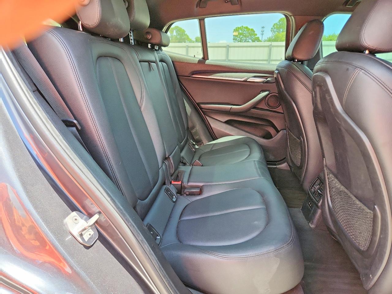 VIN WBXYJ5C38JEF81048 2018 BMW X2