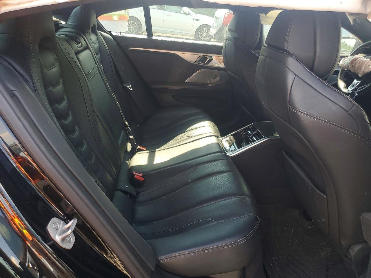 VIN WBAGV8C07RCR10036 2024 BMW M850XI