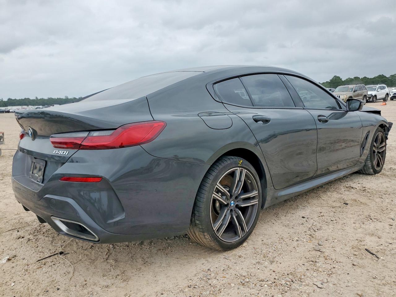 VIN WBAGV2C00NCJ99156 2022 BMW 840I