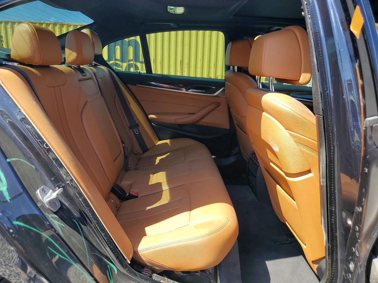 VIN WBAJA9C50JB251987 2018 BMW 530E