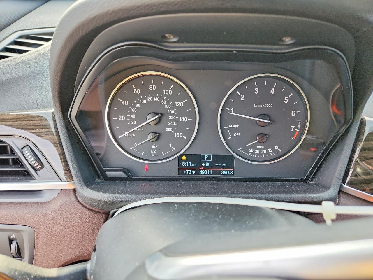 VIN WBXHT3C35J5F92300 2018 BMW X1