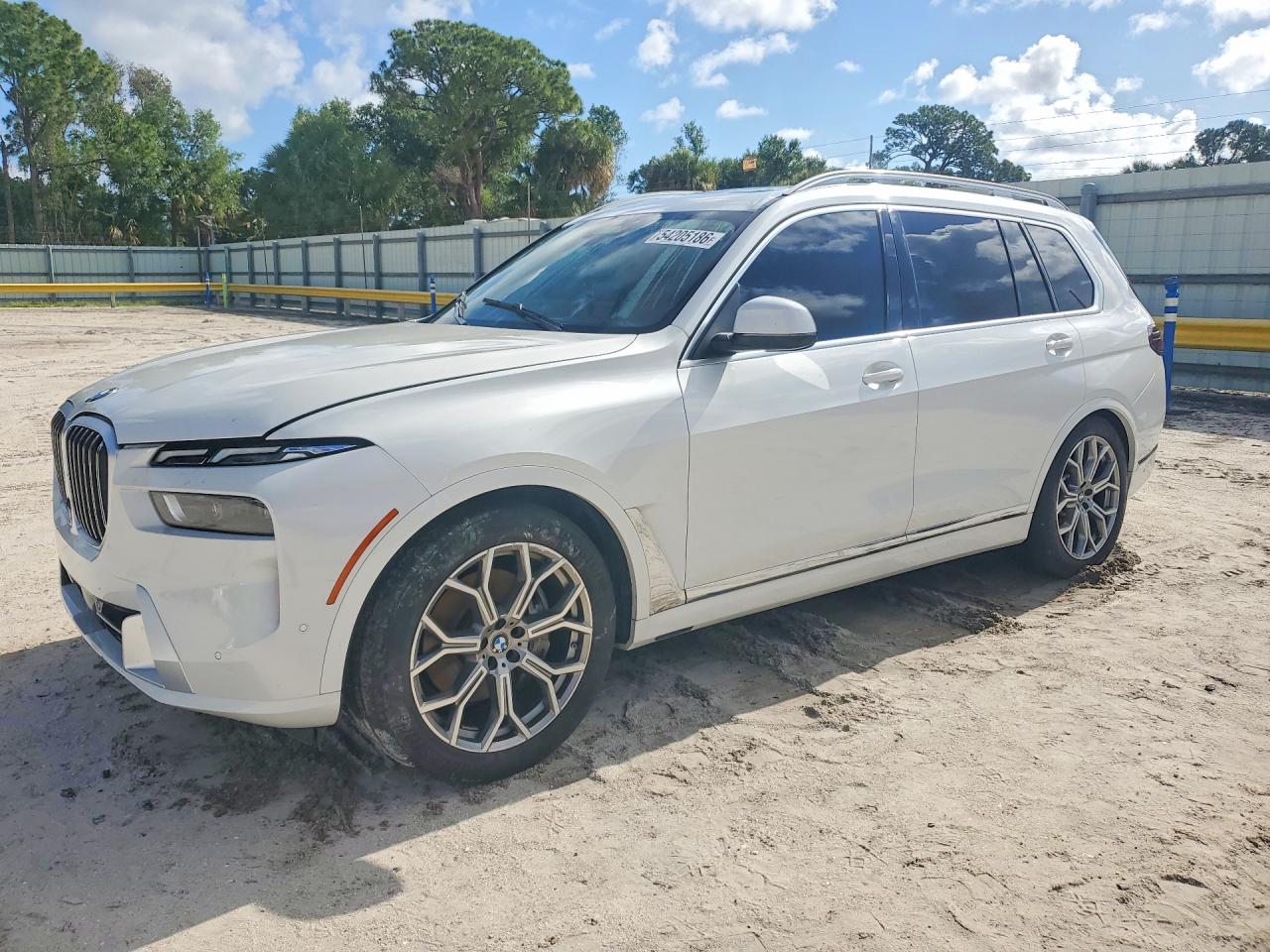 VIN 5UX23EM0XP9N84662 2023 BMW X7