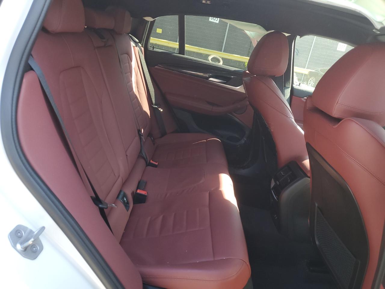 VIN 5UX2V1C0XM9F18468 2021 BMW X4