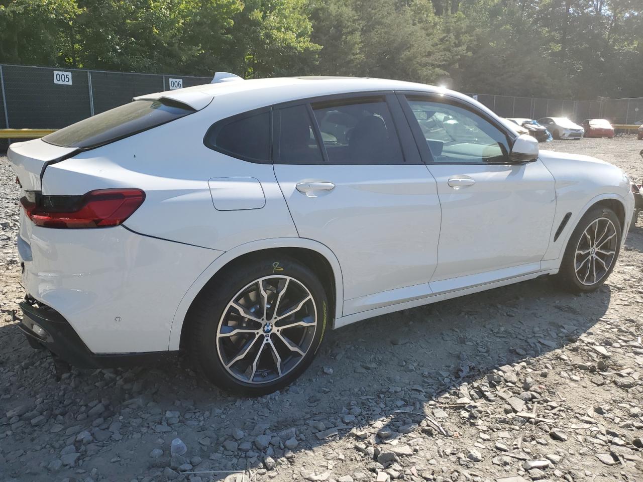 VIN 5UX2V1C0XM9F18468 2021 BMW X4
