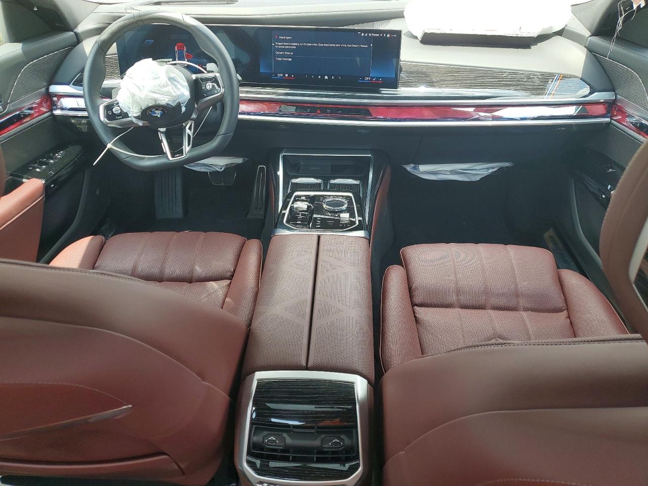 VIN WBA23EH03SCT34734 2025 BMW 740