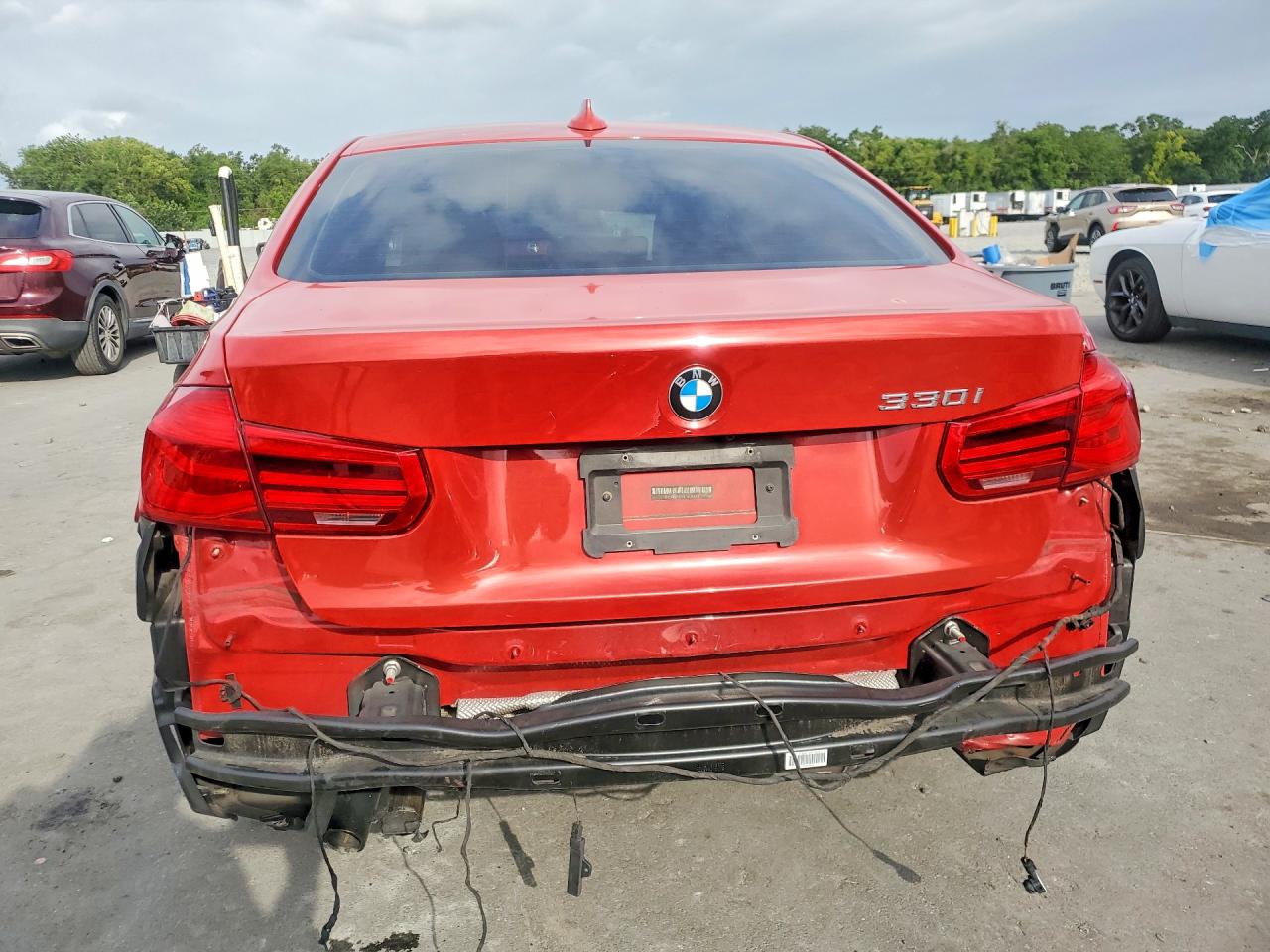 VIN WBA8B9G51HNU48438 2017 BMW 330