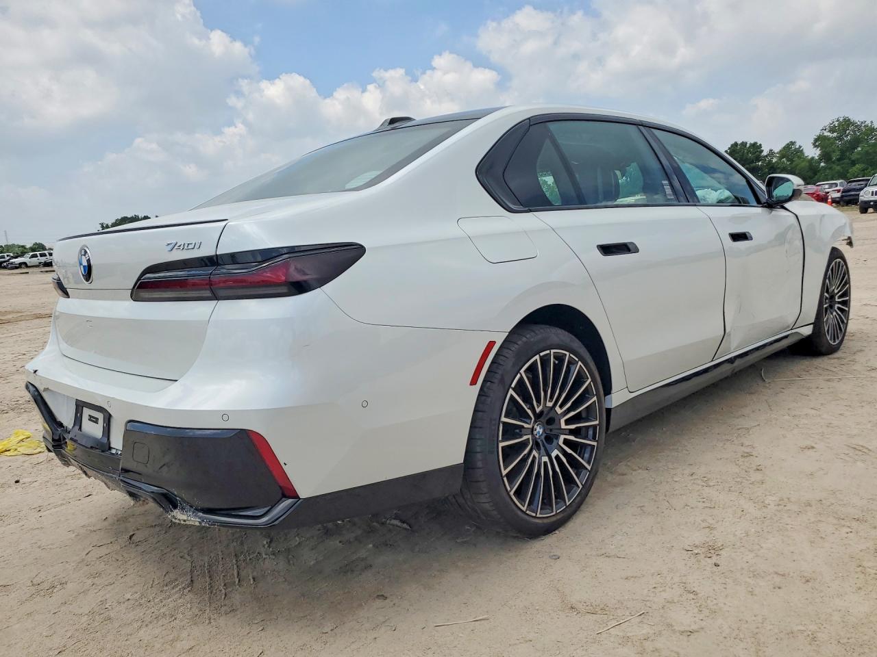 VIN WBA23EH03SCT34734 2025 BMW 740