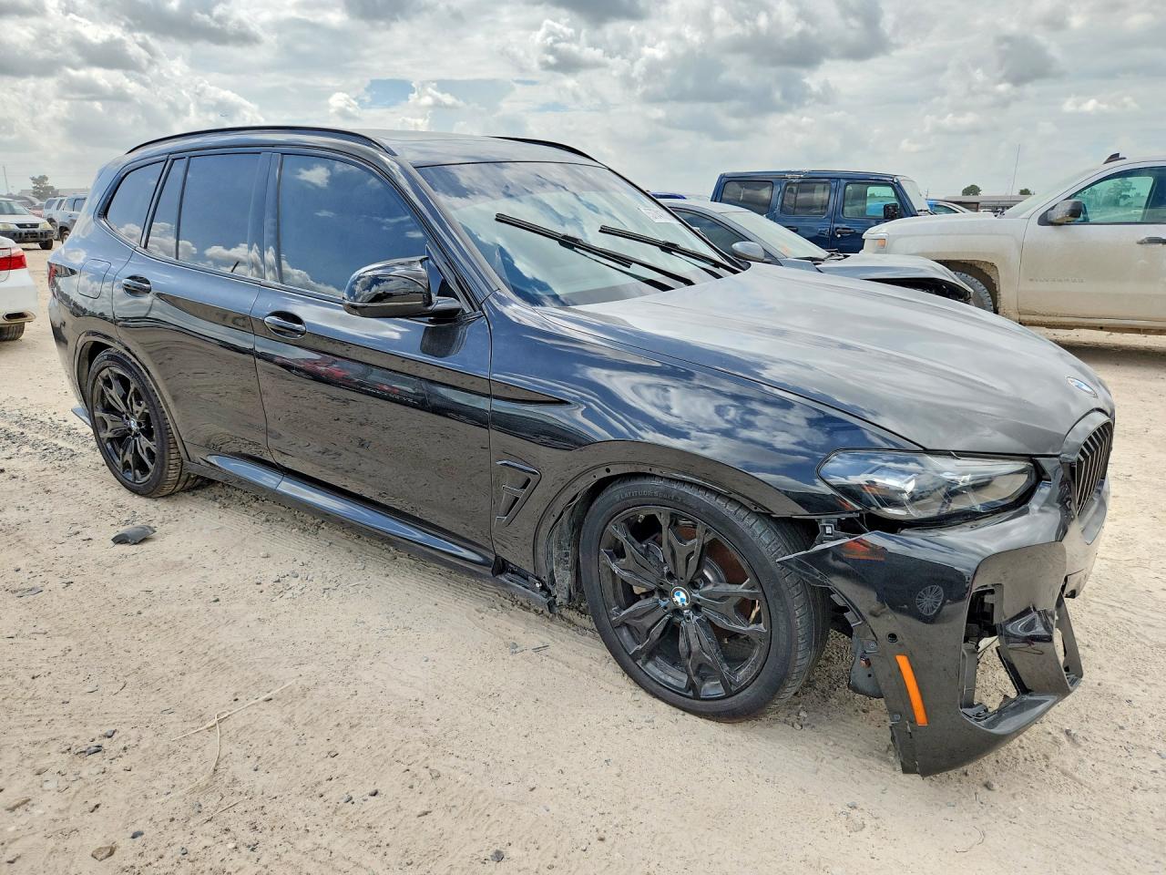 VIN 5UX43DP04R9X38817 2024 BMW X3