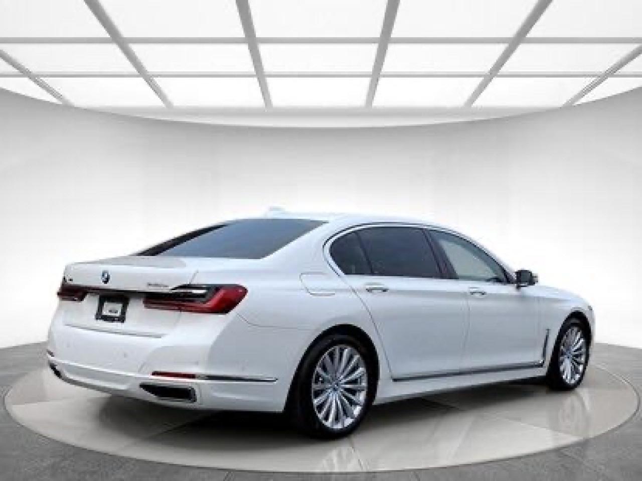VIN WBA7W4C05LCD29683 2020 BMW 745XE
