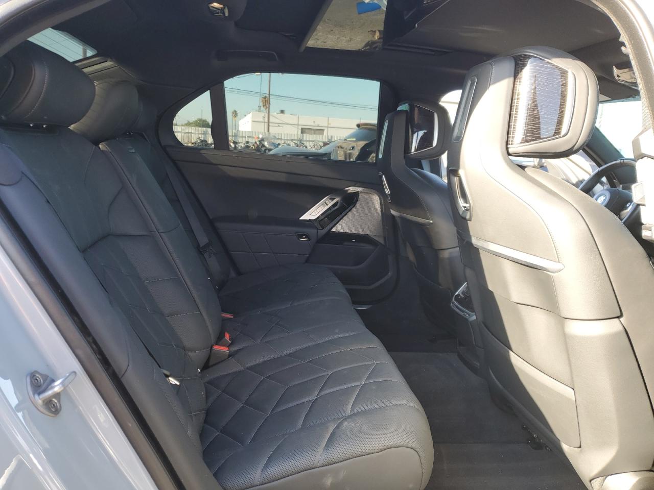 VIN WBY43EJ01RCP54877 2024 BMW I7 EDRIVE5