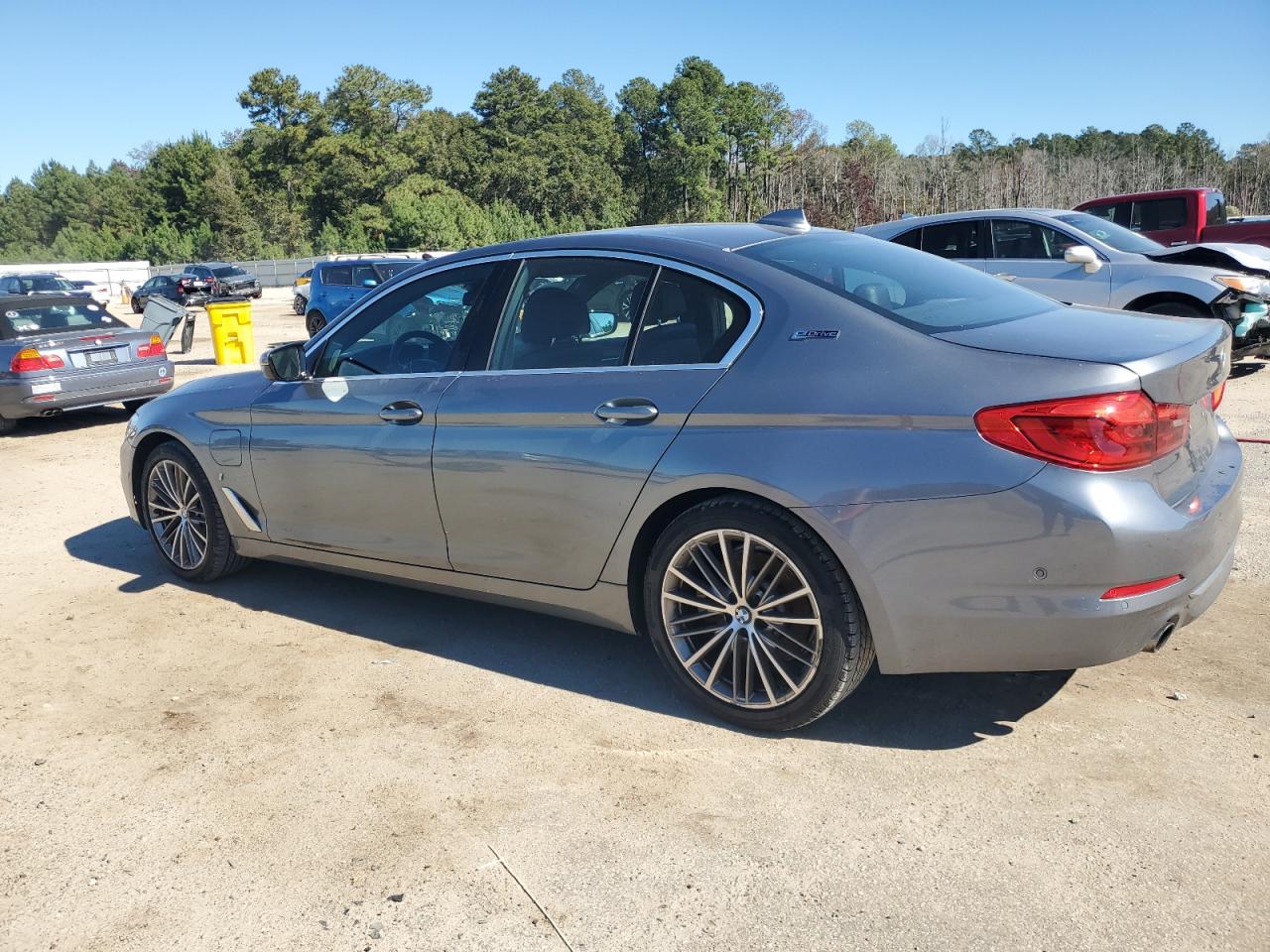 VIN WBAJB1C58KB375490 2019 BMW 530XE