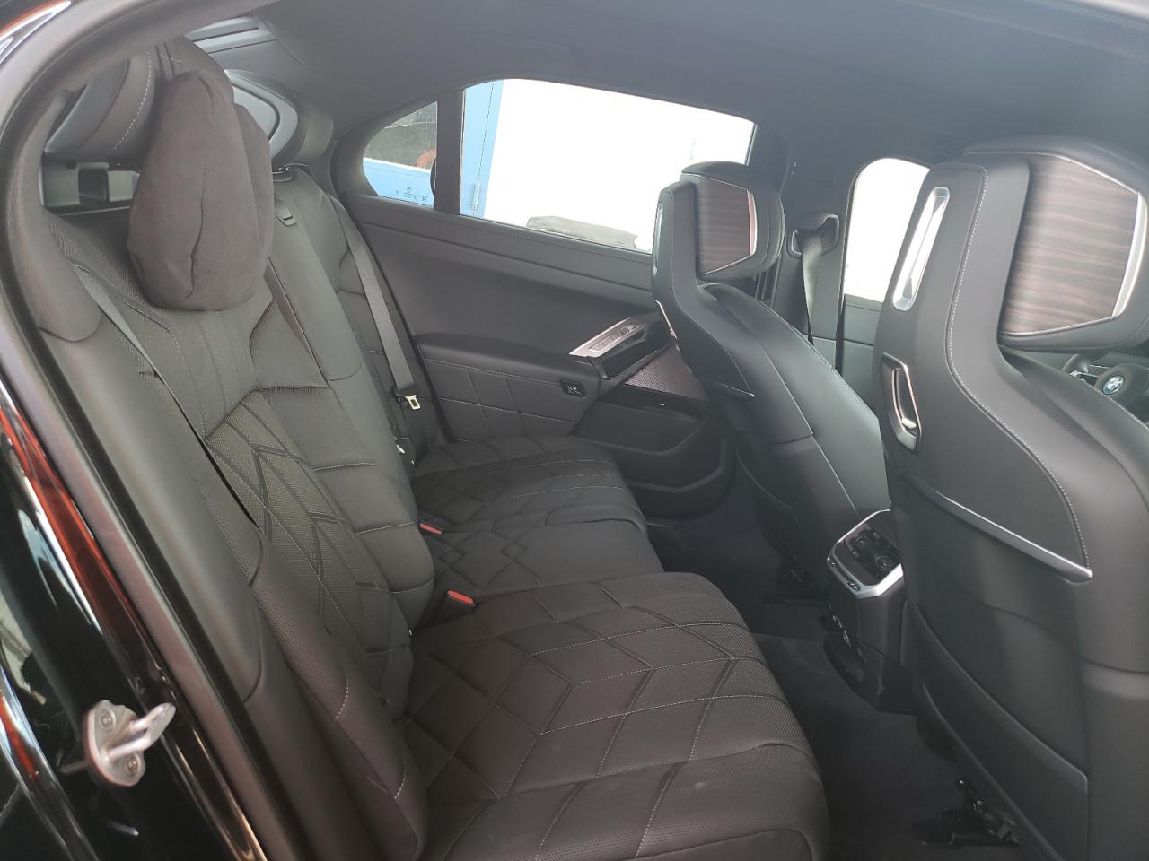 VIN WBY53EJ03RCP77422 2024 BMW I7 XDRIVE6