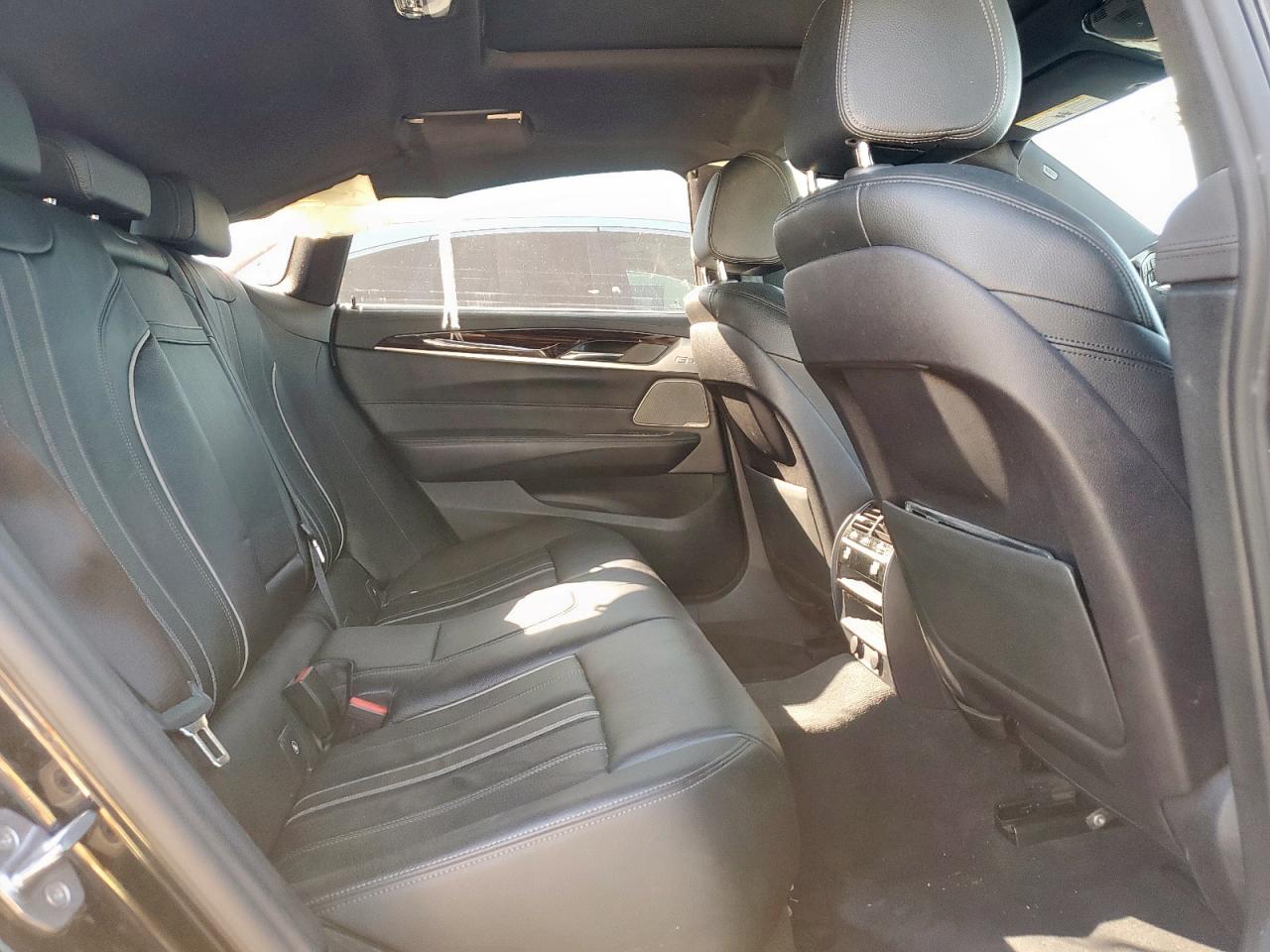 VIN WBAJV6C53JBJ99760 2018 BMW 640 XIGT