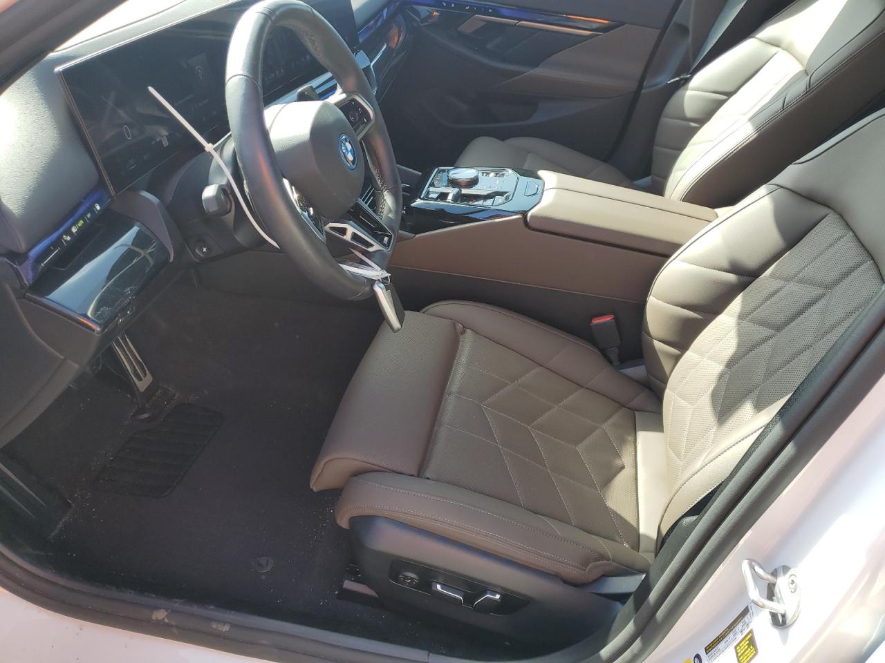 VIN WBA13FK01SCT74465 2025 BMW 550 XE