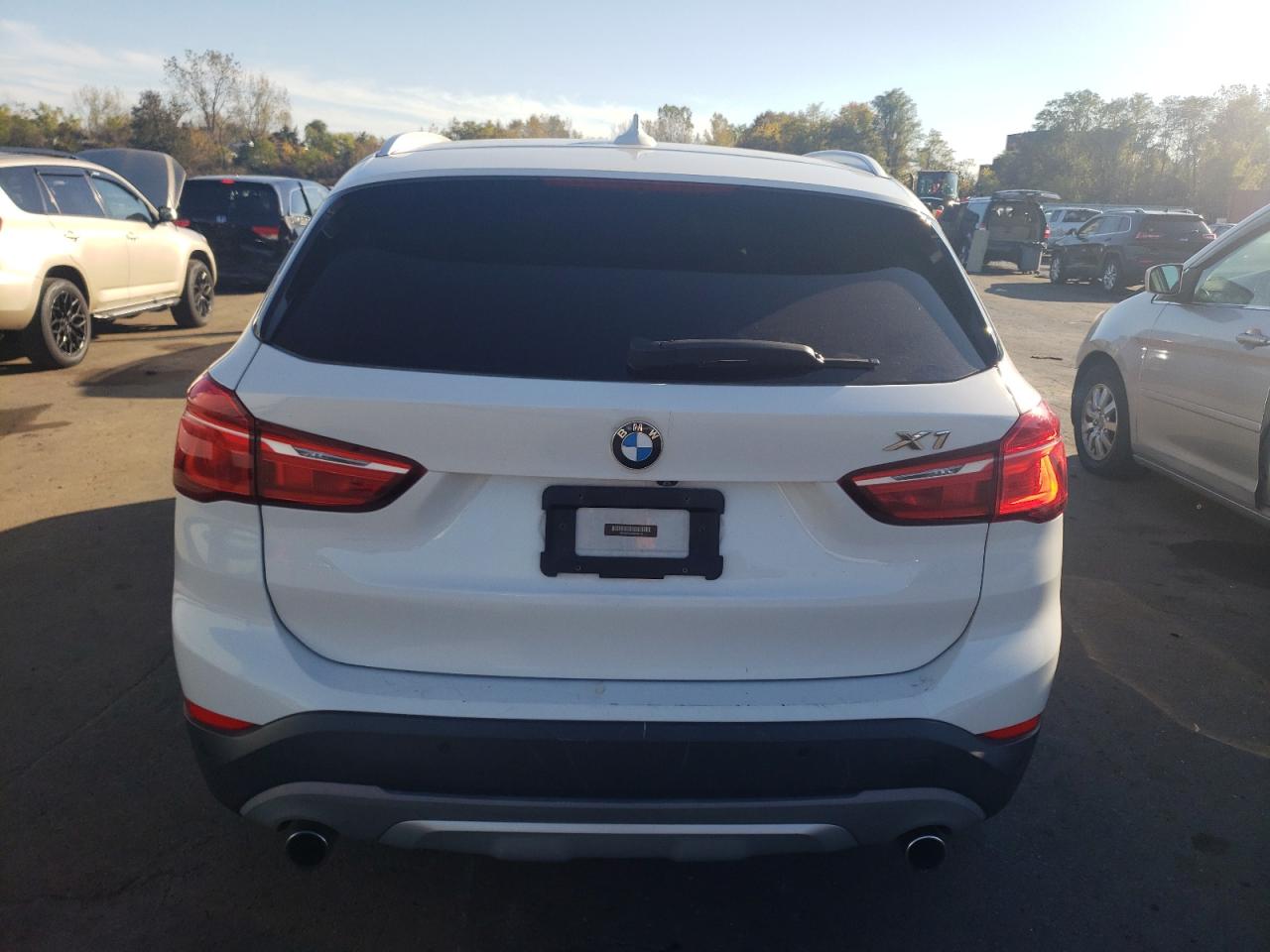 VIN WBXHT3C3XH5F69153 2017 BMW MOTORRAD X1