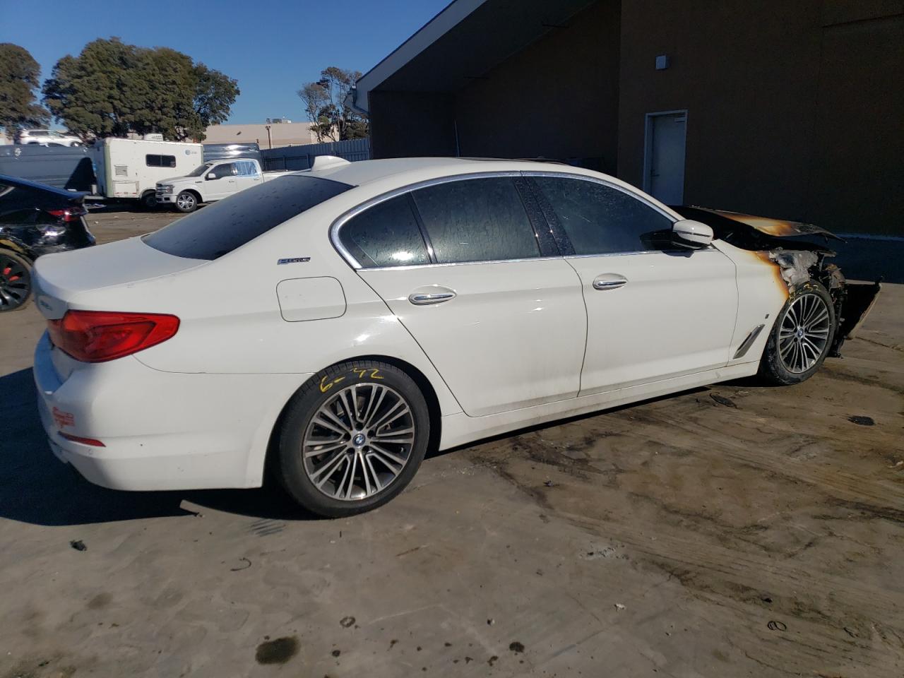 VIN WBAJA9C55JB250561 2018 BMW 530E