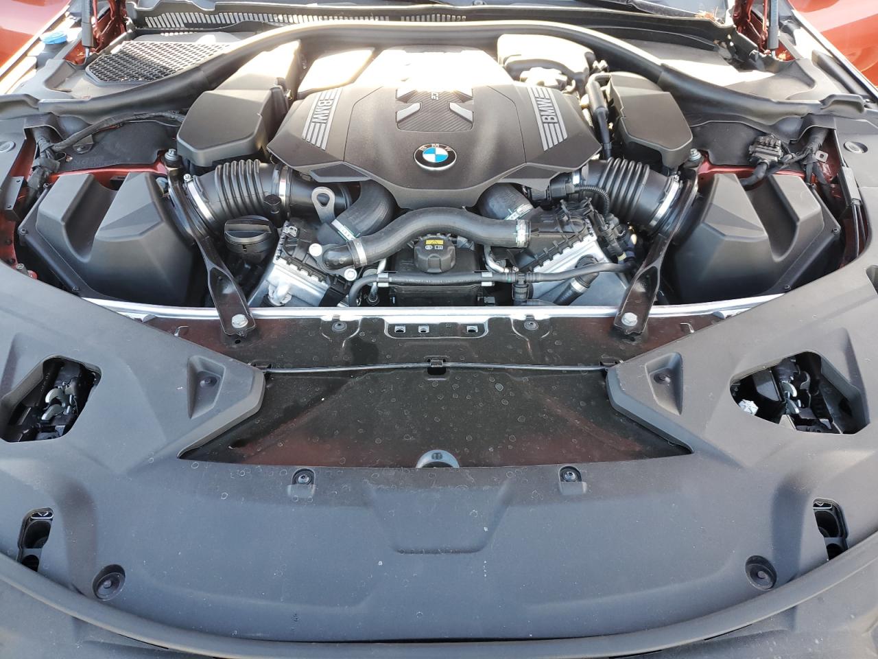 VIN WBAGV8C01NCH30631 2022 BMW M850XI