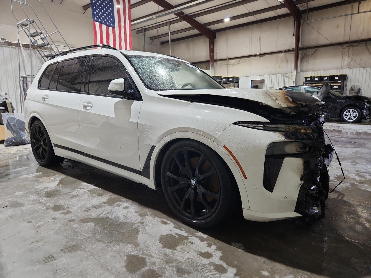 VIN 5UX23EM02R9U74014 2024 BMW X7 XDRIVE4