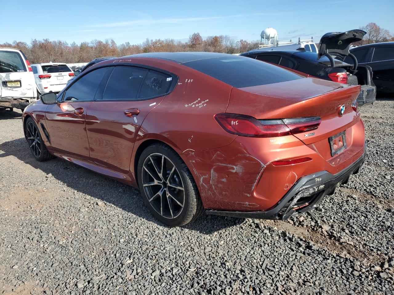 VIN WBAGV8C01NCH30631 2022 BMW M850XI