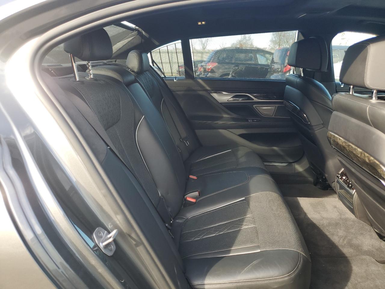 VIN WBA7F2C50JB238353 2018 BMW 750 XI