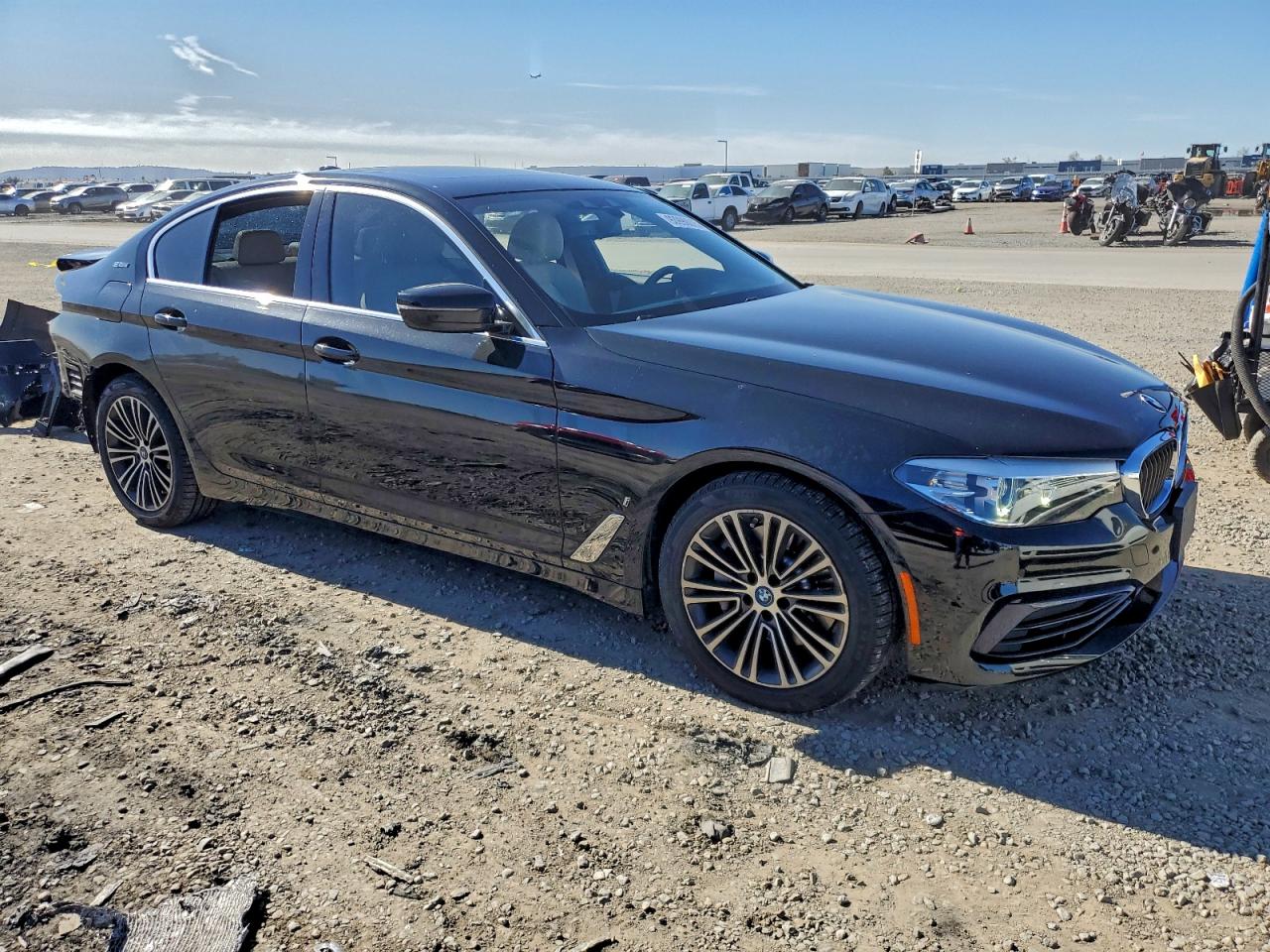 VIN WBAJA9C51KB253782 2019 BMW 530E