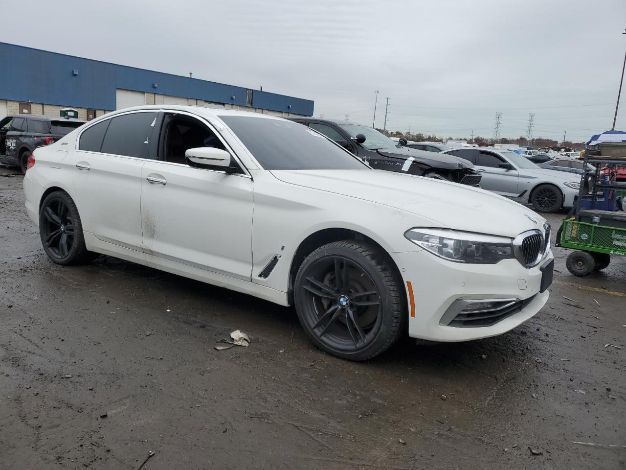 VIN WBAJB1C52JB084725 2018 BMW 530XE