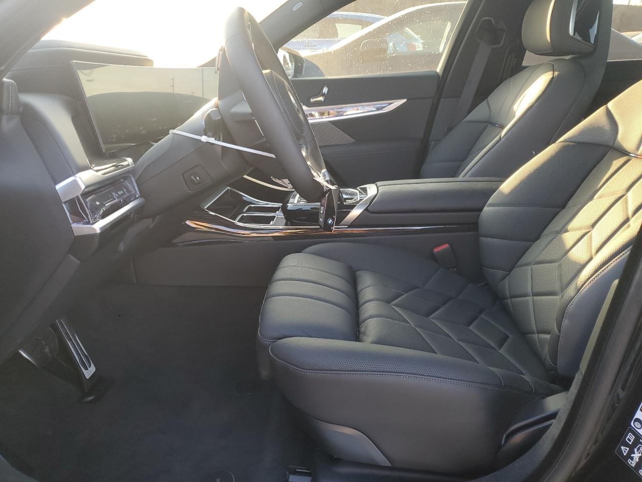 VIN WBA33EJ04SCV31653 2025 BMW 760 XI